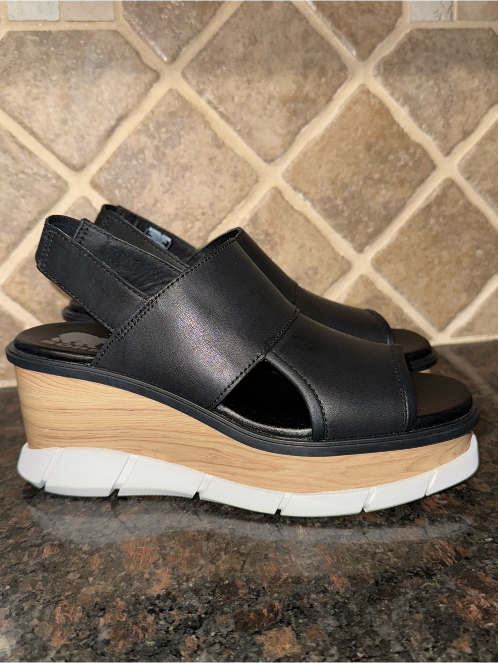 SOREL Joanie™ III Slingback Leather Sandal - Picture 2 of 9